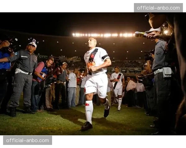 库蒂尼奥坦诚精神疲惫告别瓦斯科达伽马，心理健康成离队关键原因